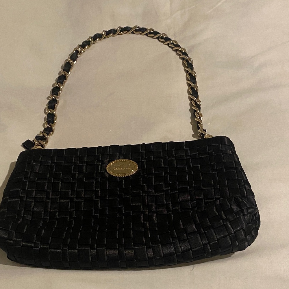 Sophisticated Black Woven Shoulder Bag with Gold Chain